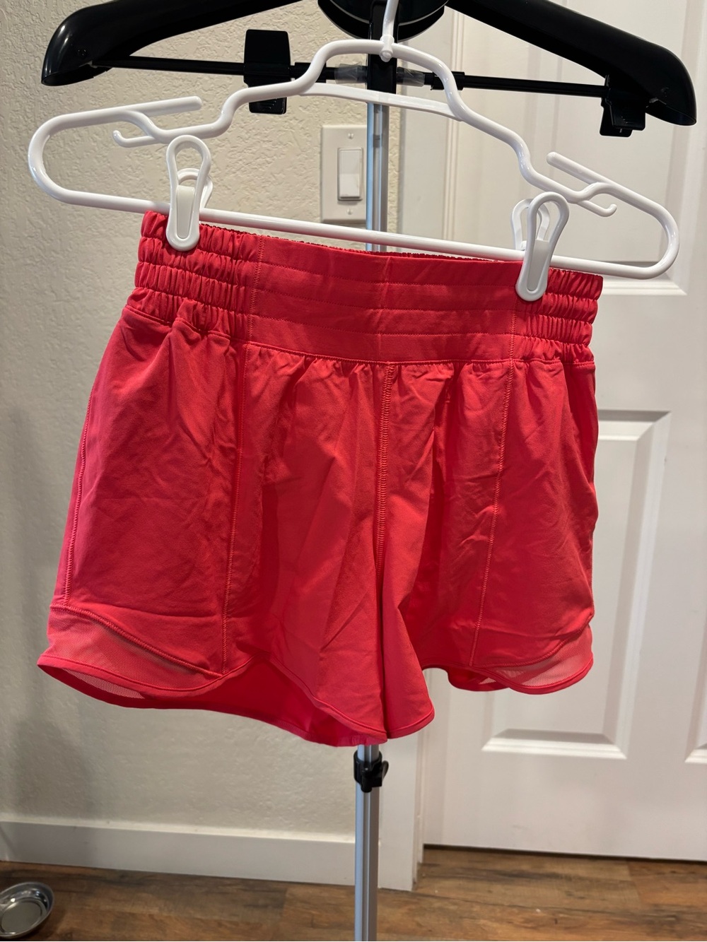 Lululemon Hotty Hot shorts 4”